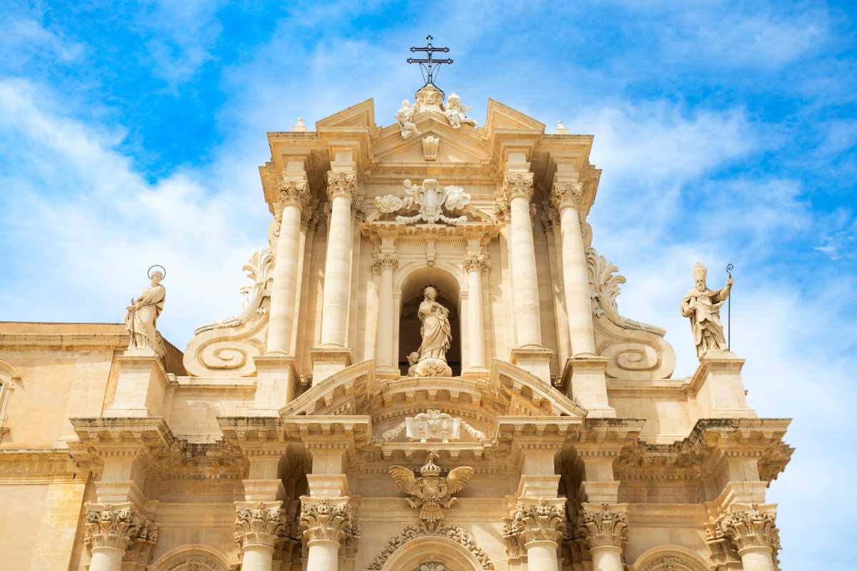Cattedrale di Siracusa con il suo stile barocco